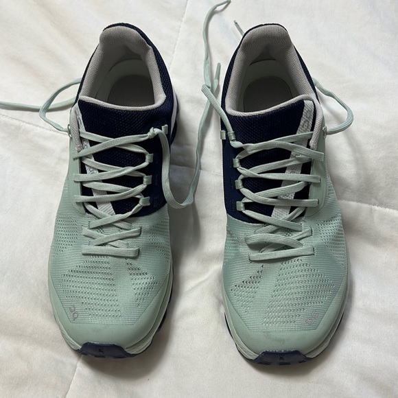 Women’s On Cloud running shoes sz 8 - Picture 1 of 7